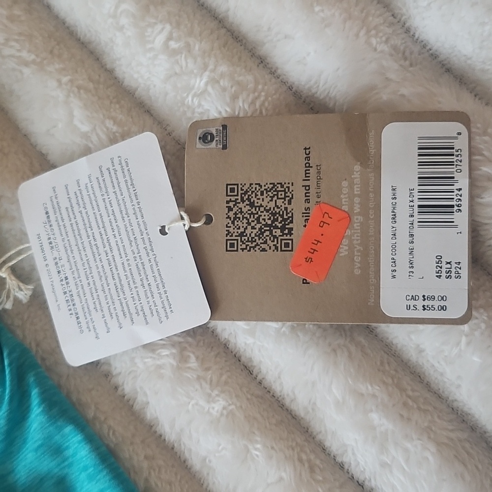 NWT Patagonia Aqua Blue Tee - Picture 4 of 4